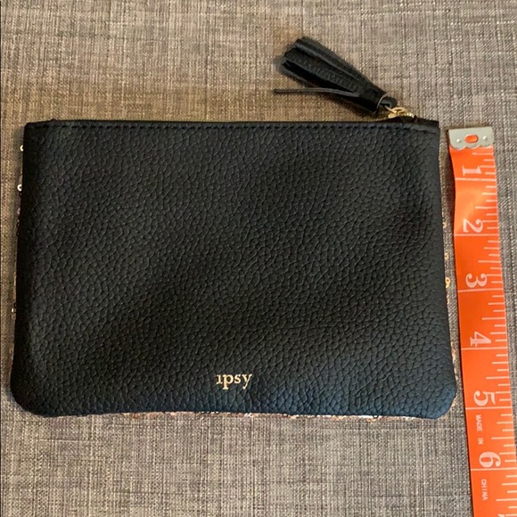 ⭐️ 3 for 10 ⭐️ Ipsy make up bag - Picture 3 of 4
